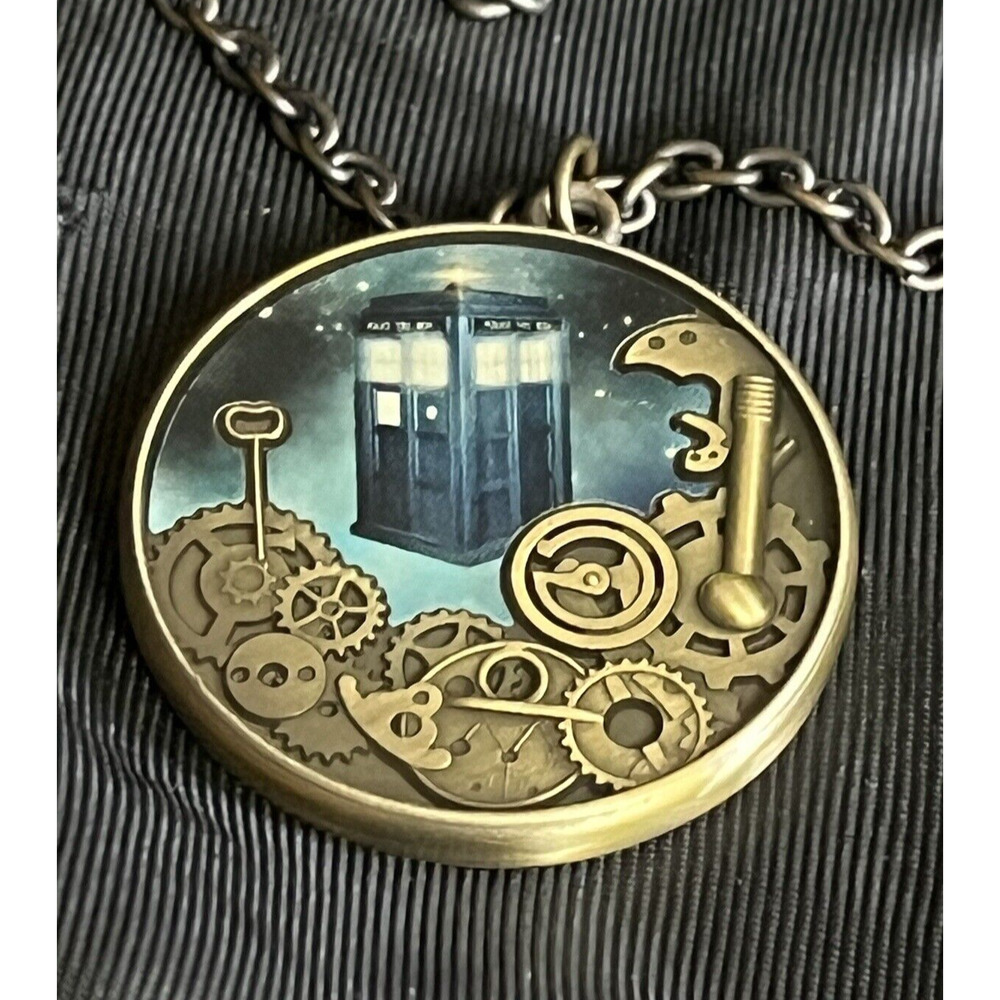 Dr Who BBC Tardis Gears Pendant Necklace Brass Tone Blue Telephone Booth 1 1/4"